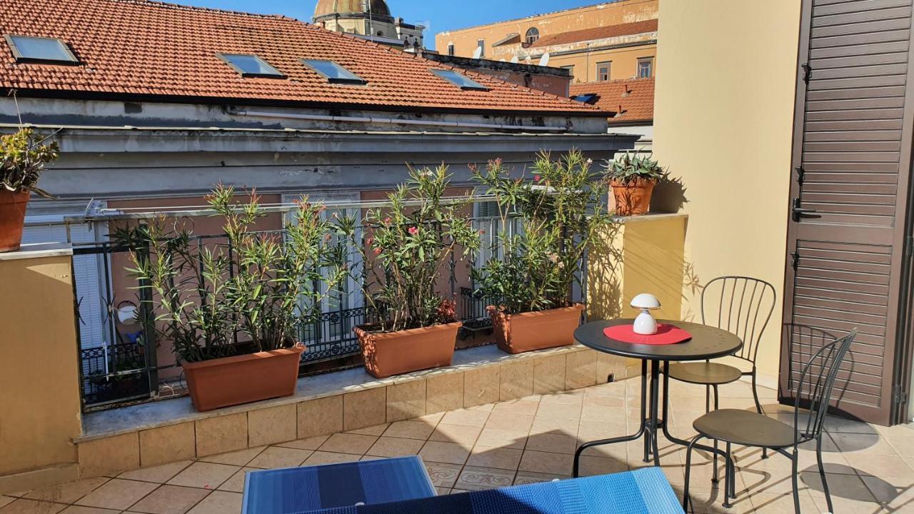 Gli Appartamenti Del Duca Di Miroballo Nápoles Exterior foto